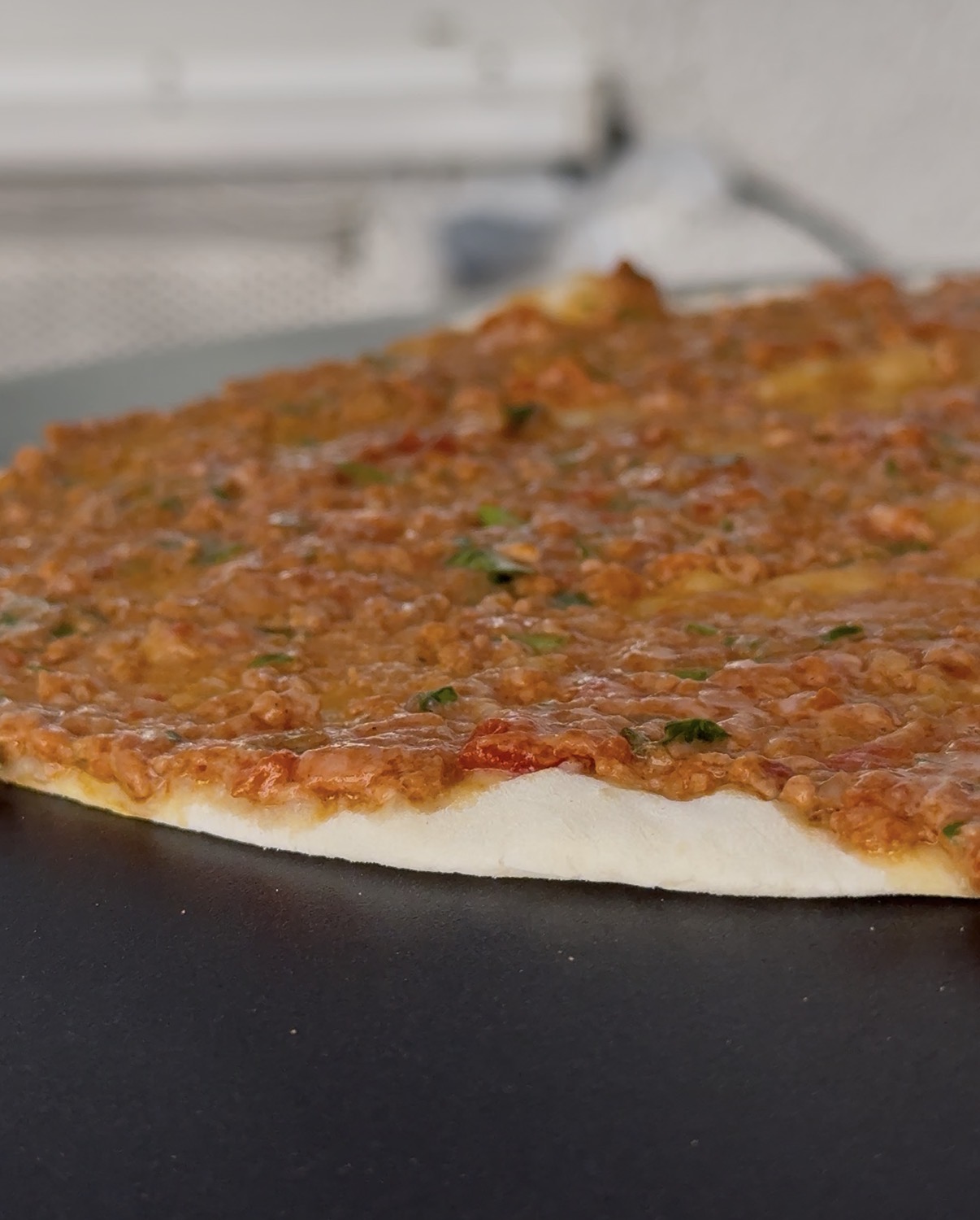 Lahmacun handgerollt